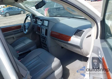 2009 Chrysler Town & Country Touring из США, поврежденный, VIN 2A8HR54129R635760